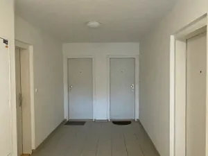 Pronájem bytu 1+kk, Praha - Libuš, Malá Slavonická, 35 m2