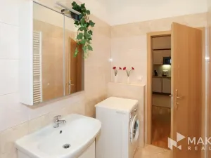 Pronájem bytu 2+kk, Praha - Vinohrady, Na Kozačce, 48 m2