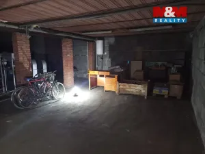 Pronájem skladu, Doksy, Valdštejnská, 1730 m2