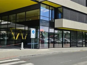 Pronájem obchodního prostoru, Praha - Libeň, Boudníkova, 425 m2