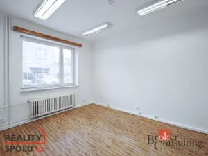 Pronájem kanceláře, Pardubice - Zelené Předměstí, V Ráji, 740 m2