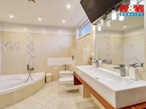 Prodej rodinného domu, Hrušovany, 300 m2