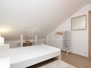 Pronájem bytu 3+kk, Praha - Hlubočepy, Pod Žvahovem, 59 m2