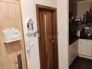 Pronájem bytu 3+kk, Praha, Štětínská, 69 m2