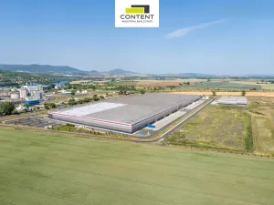 Pronájem skladu, Lovosice, 8330 m2