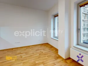 Pronájem bytu 1+kk, Zlín, Lorencova, 22 m2