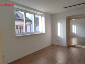 Pronájem bytu 3+1, Nová Paka, Masarykovo náměstí, 93 m2