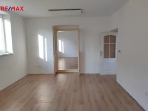 Pronájem bytu 3+1, Nová Paka, Masarykovo náměstí, 93 m2