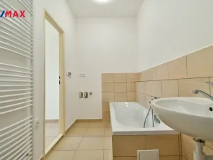 Pronájem bytu 3+1, Nová Paka, Masarykovo náměstí, 93 m2