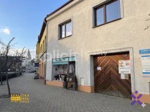 Pronájem kanceláře, Vizovice, Masarykovo nám., 15 m2