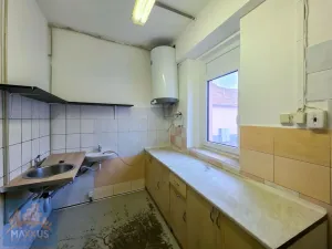 Pronájem výrobních prostor, Hostomice, Tyršovo náměstí, 220 m2