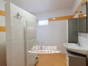 Pronájem bytu 2+kk, Praha - Kbely, Toužimská, 46 m2