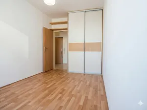 Pronájem bytu 2+kk, Praha - Vysočany, Poděbradská, 51 m2