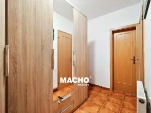 Pronájem bytu 3+kk, Líšnice, Varadov, 71 m2