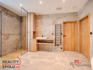 Prodej rodinného domu, Turnov - Bukovina, 450 m2