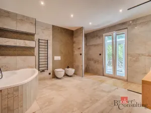 Prodej rodinného domu, Turnov - Bukovina, 450 m2