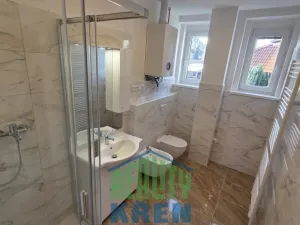 Pronájem bytu 2+1, Roztoky, Tyršovo nám., 65 m2