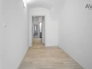 Pronájem bytu 4+kk, Benešov, Masarykovo náměstí, 72 m2