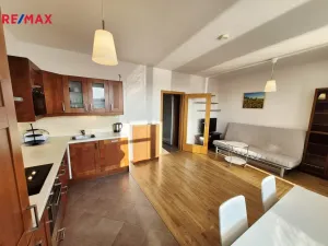 Pronájem bytu 1+kk, Praha - Ďáblice, Nad Akcízem, 34 m2