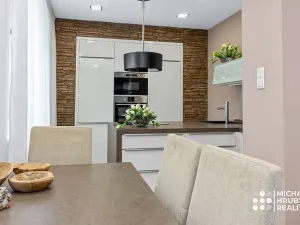 Prodej bytu 2+kk, Ostrava, Vrázova, 79 m2