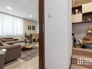 Prodej bytu 2+kk, Ostrava, Vrázova, 79 m2