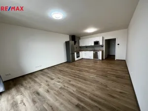 Pronájem bytu 1+kk, Jihlava, Okružní, 45 m2