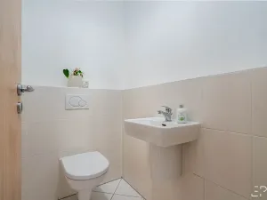 Pronájem bytu 4+kk, Praha - Vysočany, Pod Harfou, 82 m2