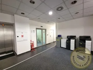 Pronájem kanceláře, Praha - Libeň, 714 m2