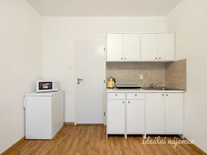 Pronájem bytu 1+kk, Praha - Hostivař, Hornoměcholupská, 21 m2