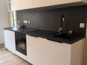 Pronájem bytu 2+1, Karlovy Vary, Kvapilova, 66 m2