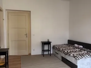 Pronájem bytu 2+1, Karlovy Vary, Kvapilova, 66 m2