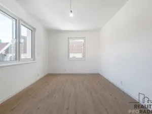 Prodej bytu 4+kk, Ostopovice, B. Němcové, 170 m2