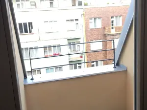 Pronájem bytu 1+kk, Praha - Karlín, Thámova, 29 m2