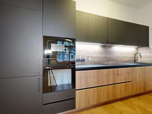 Pronájem bytu 5+1, Praha - Karlín, Pobřežní, 168 m2