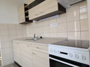 Pronájem bytu 1+kk, Hradec Králové - Nový Hradec Králové, Hlavní, 25 m2