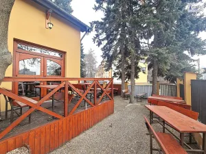 Pronájem obchodního prostoru, Praha - Kobylisy, Střelničná, 54 m2