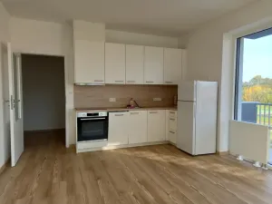 Pronájem bytu 1+kk, Praha - Hloubětín, Za černým mostem, 36 m2