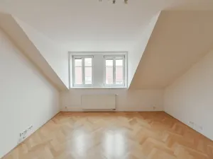 Pronájem bytu 2+kk, Praha - Vršovice, Bulharská, 72 m2