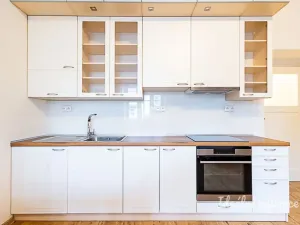 Pronájem bytu 1+kk, Praha - Strašnice, Černokostelecká, 32 m2