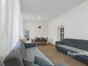 Prodej bytu 3+1, Hostinné, Dolní brána, 67 m2