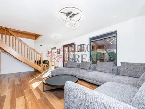 Prodej rodinného domu, Jesenice - Osnice, Hledíková, 164 m2