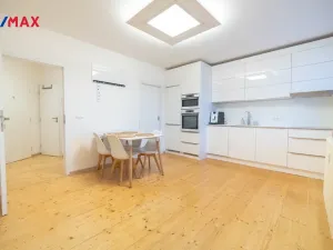 Prodej bytu 2+kk, Hradec Králové - Pražské Předměstí, Oskara Nedbala, 46 m2