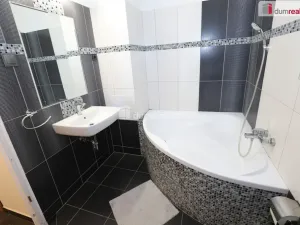 Pronájem bytu 2+1, Cheb, Vrchlického, 68 m2