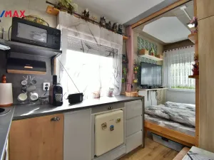 Pronájem bytu 1+kk, Hradec Králové - Plačice, Vilová, 18 m2