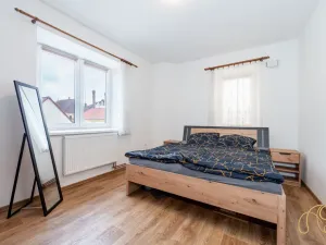 Prodej komerční nemovitosti, Studená, nám. Sv. J. Nepomuckého, 256 m2