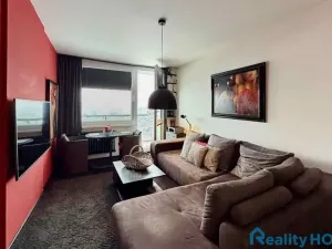 Prodej bytu 2+kk, Praha - Kobylisy, Třebenická, 38 m2