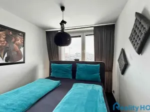 Prodej bytu 2+kk, Praha - Kobylisy, Třebenická, 38 m2