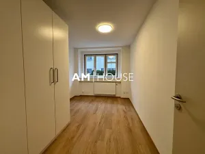 Pronájem bytu 2+kk, Praha - Karlín, Pernerova, 50 m2