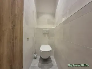 Pronájem komerční nemovitosti, Praha - Vysočany, bratří Dohalských, 233 m2