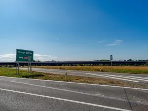 Prodej komerčního pozemku, Bělotín, 9952 m2